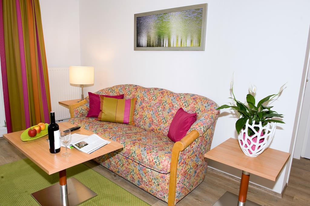 Ferienwohnungen - Boarding Wohnungen Sonnenhof Lenzing Exteriör bild