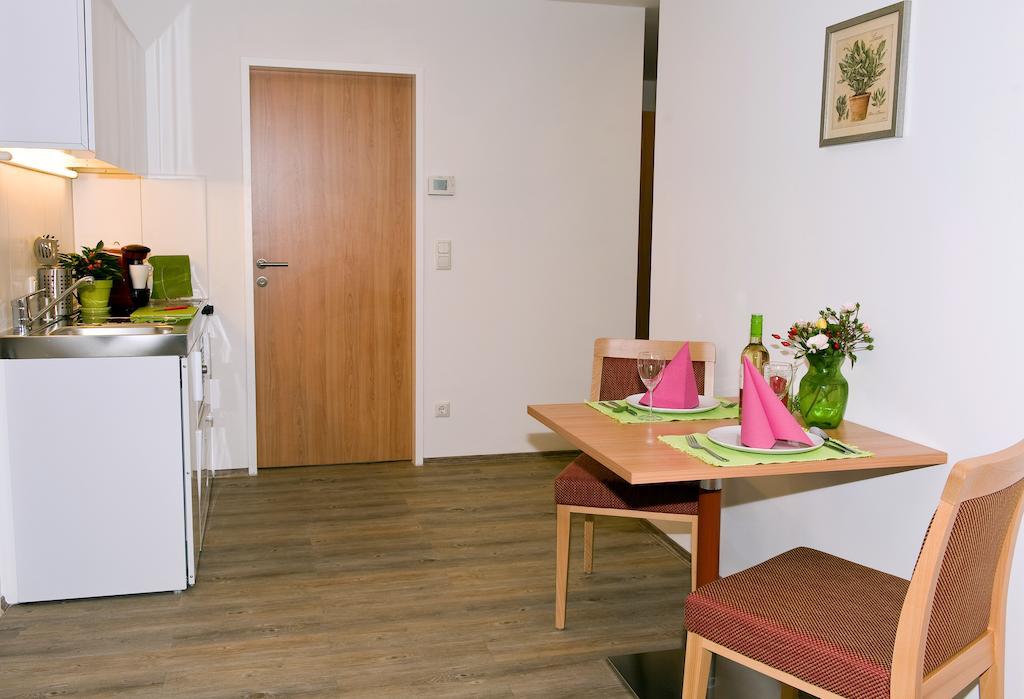 Ferienwohnungen - Boarding Wohnungen Sonnenhof Lenzing Exteriör bild